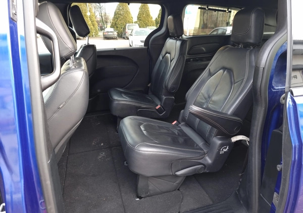 Chrysler Pacifica cena 114900 przebieg: 68000, rok produkcji 2020 z Tarnów małe 211